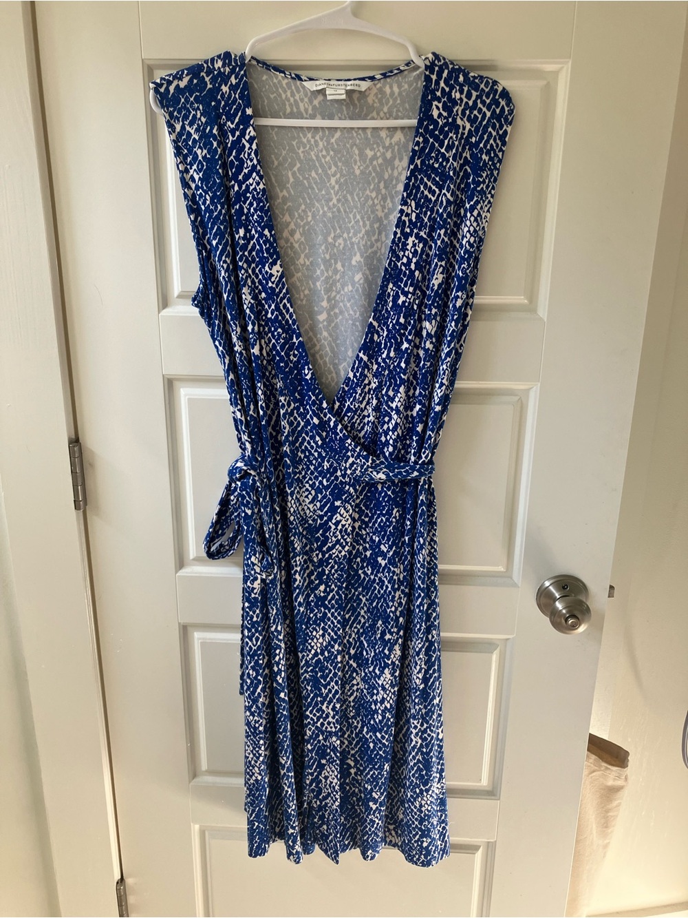 Diane Von Furstenberg Blue and White Printed Wrap-Style Mini Dress - Picture 2 of 4